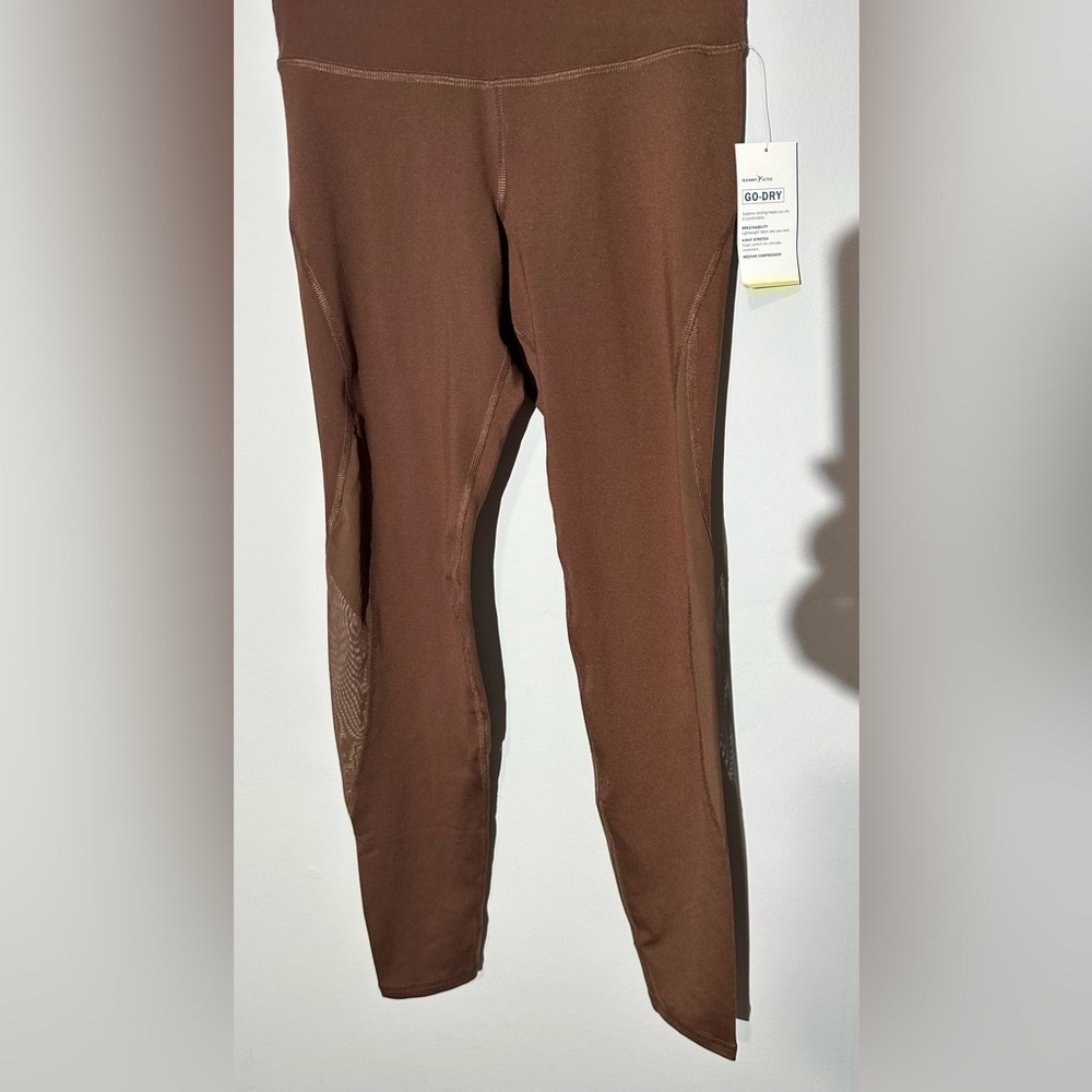 Old Navy High-Waisted Elevate Mesh-Trim Compression Size Large - Picture 9 of 14